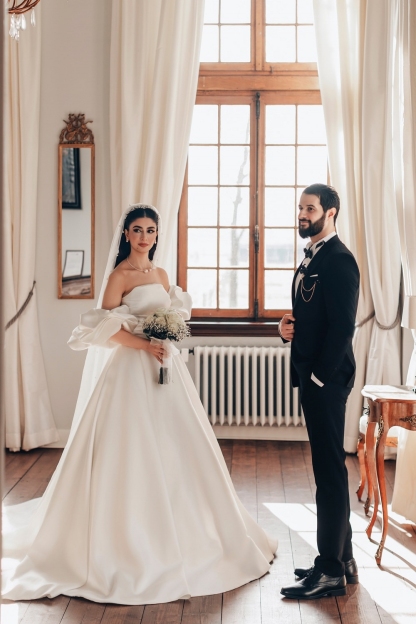 Glamous Satin Aline Wedding Dress Princess Ball Gown with Puffy Sleeves