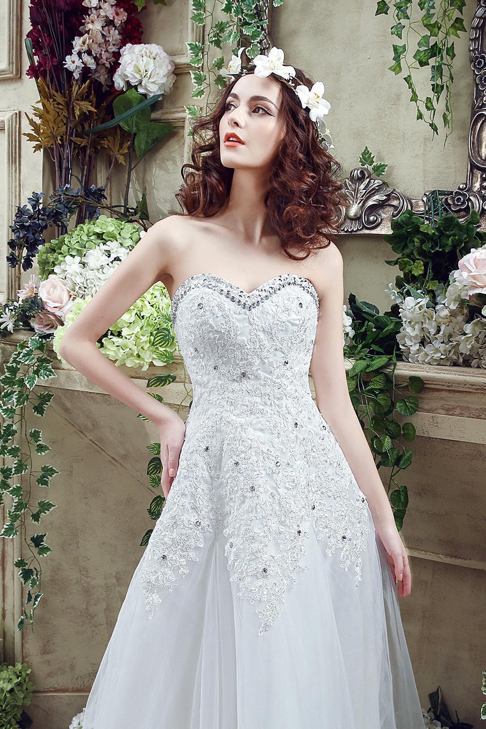 Elegant Sequined Lace Tulle Wedding Dress Court Train Lace-up