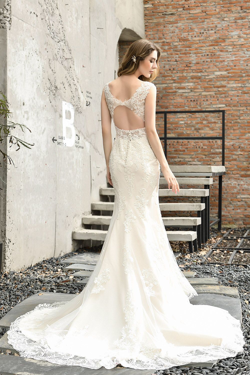 ELegant Spring Wedding Dress Mermaid Style Sleeveless Hollow Backless