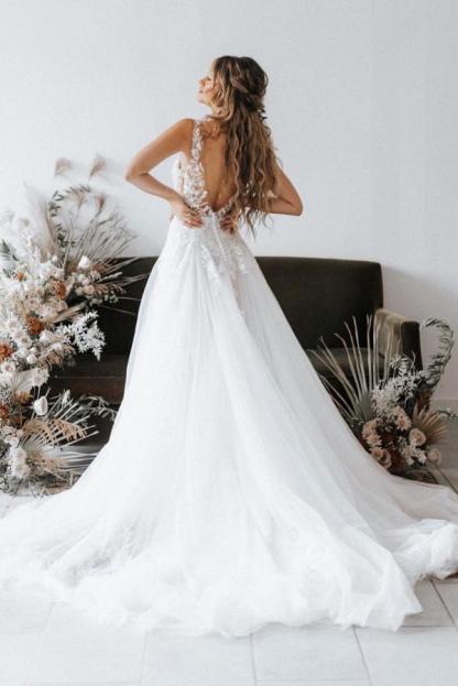 Elegant Sleeveless Wedding Dress V-Neck Aline Floral Lace Bridal Dress