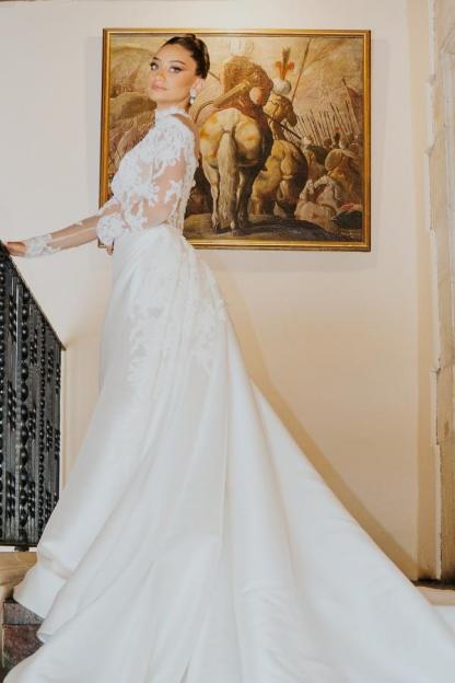 High-neck Appliques Lace Chapel Train A-Line Wedding Dresses Long Sleeve