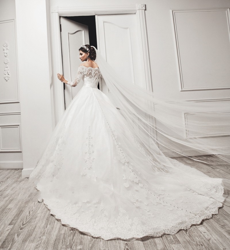 Delicate Tulle Lace Appliques Wedding Dress 3/4-Length Sleeve Beadss