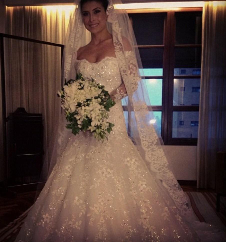 Gorgeous Lace Long Sleeve Sexy Mermaid Wedding Dress Long Train with veil