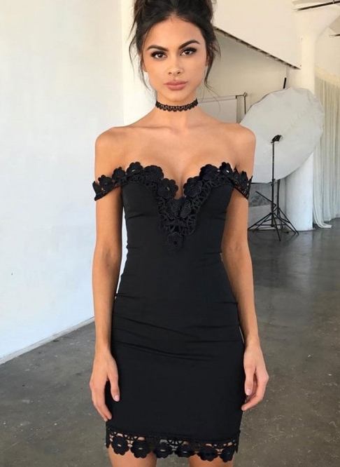 Chic Sheath Homecoming Dress UKes UK | Off-The-Shoulder Lace Appliques Cocktail Dress UKes UK