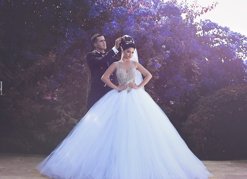 Gorgeous Beadss Tulle White Wedding Dress Ball Gown Straps Court Train