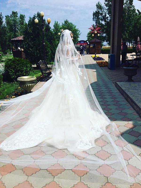 Elegant Sexy Mermaid Long Sleeves Lace Wedding Dresses UK Scoop Neckline Appliques Detachable Skirt Bridal Gowns