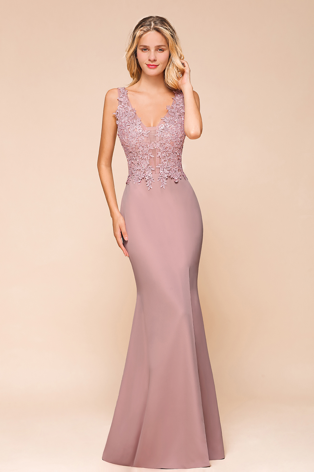 Stylish Dusty Pink Chiffon Lace Appliques Mermaid Bridesmaid Dress V-Neck Sleeveless Evening Party Dress