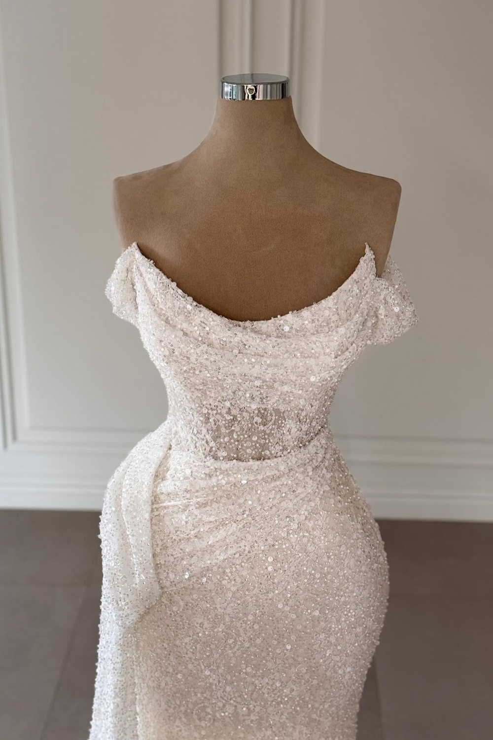 Gorgeous Strapless Ruched Sequins Mermaid Prom Dresses Floor-length