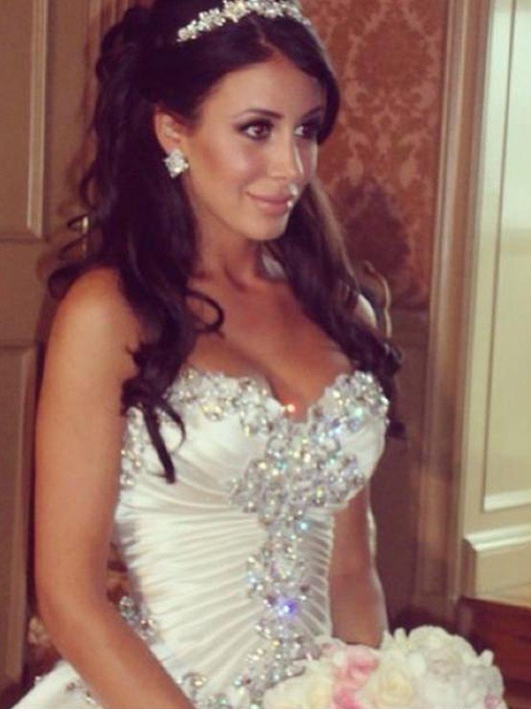 Cathedral Train Ruffles Ball Gown Sweetheart Taffeta Sleeveless Wedding Dresses UK