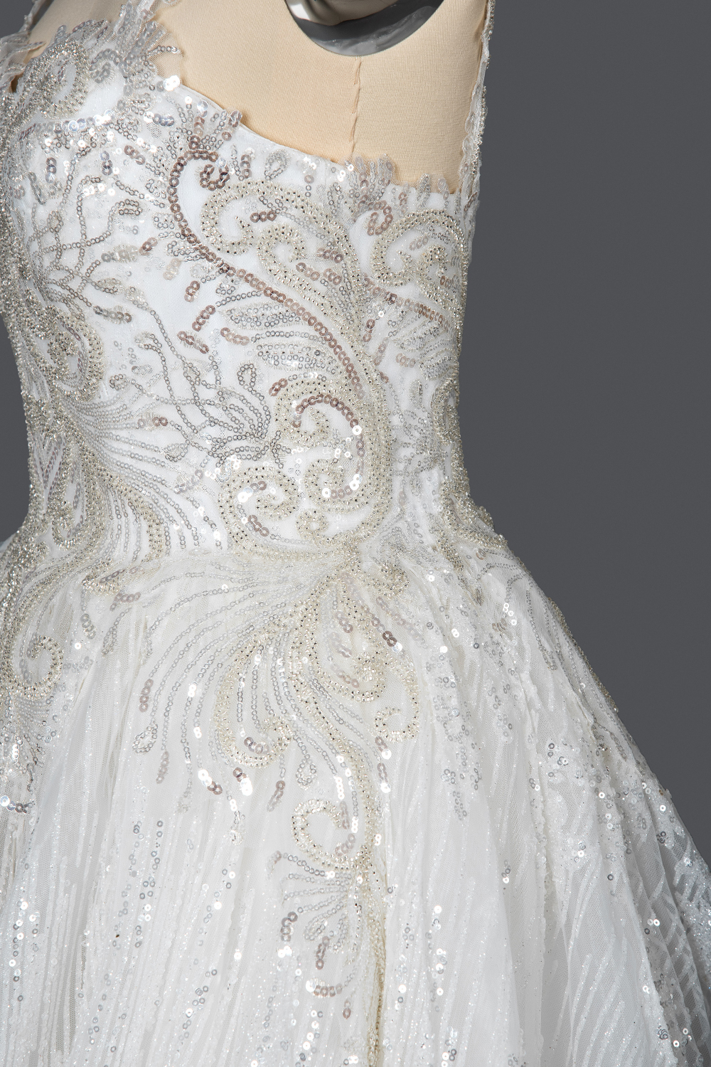 Elegant Sweetheart Straps Aline Ball Gown Wedding Dress Glitter Sequins Tulle Lace Bridal Gown
