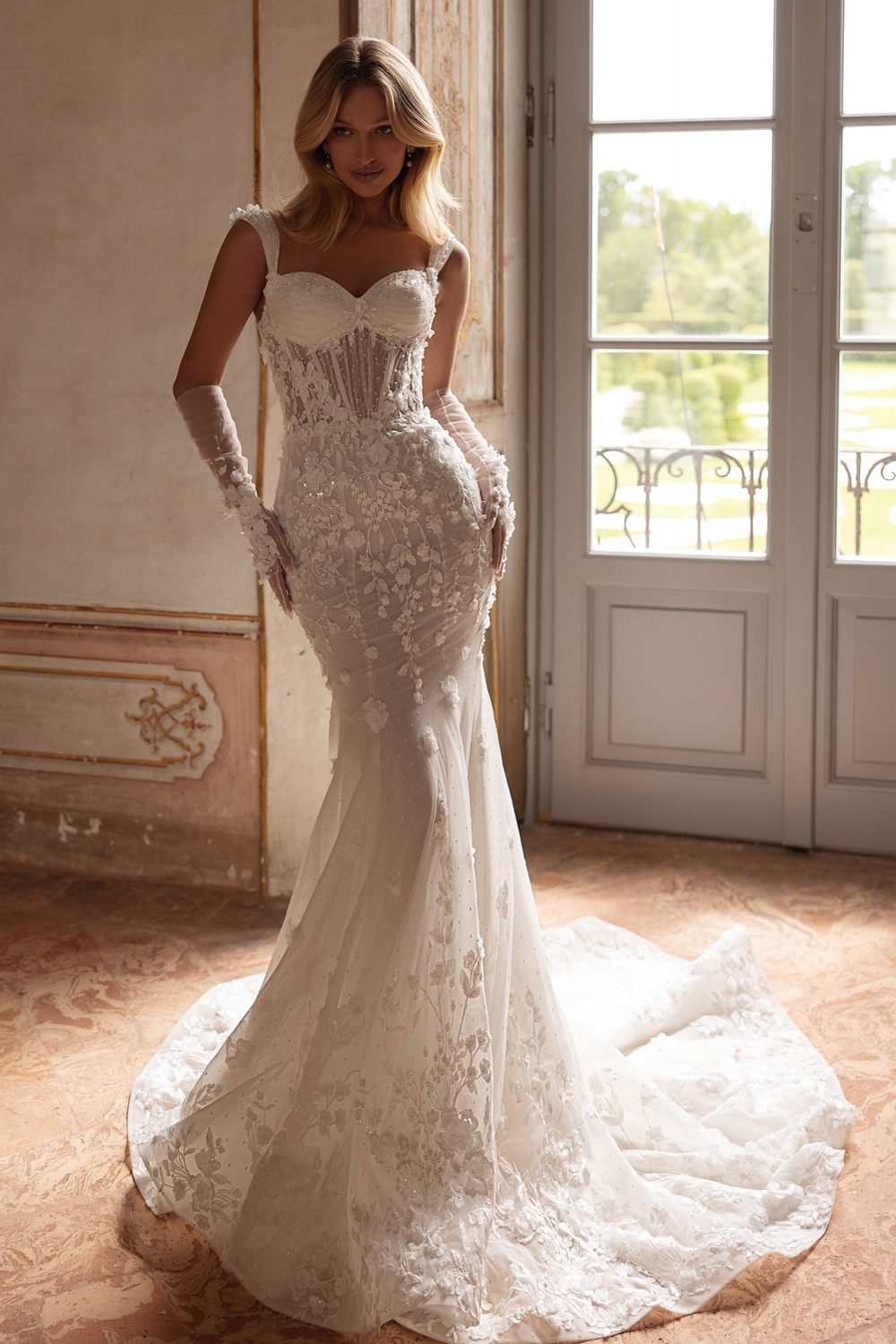 Sweetheart Appliques Lace Mermaid Wedding Dresses with Train