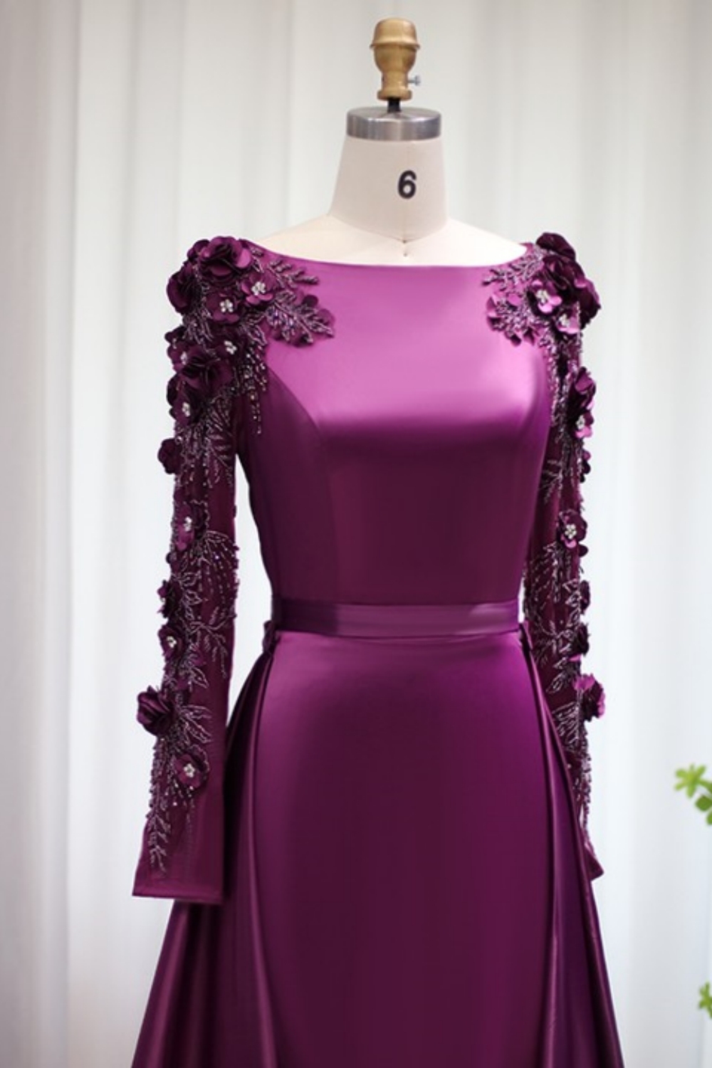 Chic Satin Beadings Mermaid Evening Dress with Sweep Train Long Sleeves 3D Flower Long Party Dress