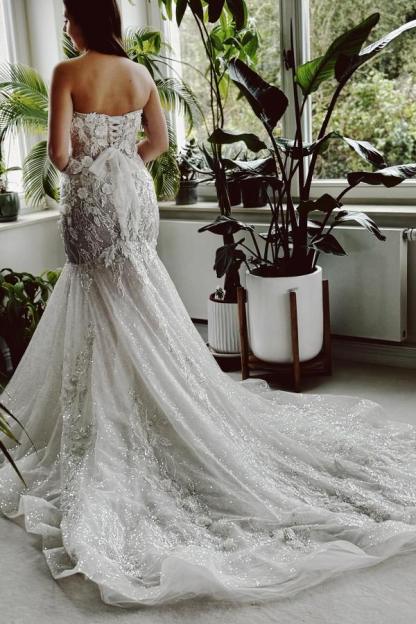 Sweetheart White Lace Mermaid Bridal Gown Sleeveless Glitter Long Wedding Dress