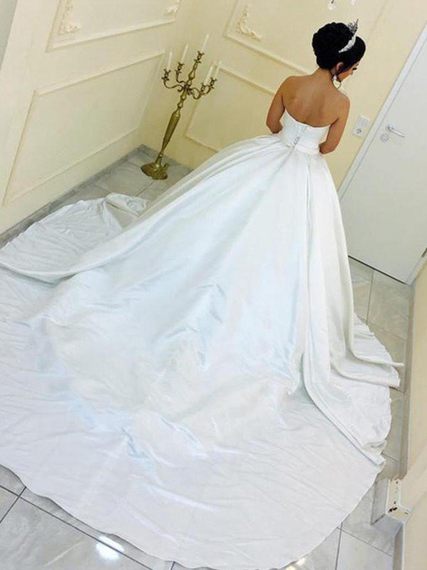 Cathedral Train Ball Gown Sleeveless Satin Ribbon Sweetheart Wedding Dresses UK