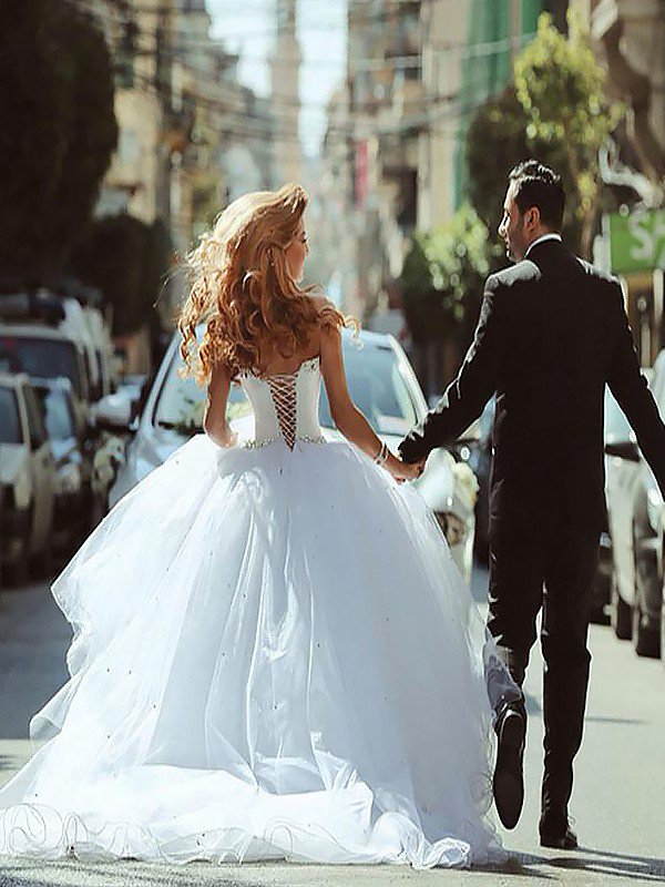 Court Train Beads Tulle Ball Gown Sweetheart Sleeveless Wedding Dresses UK