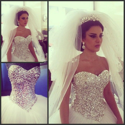 Elegant Tulle Ball Gown Wedding Dress With Crystals