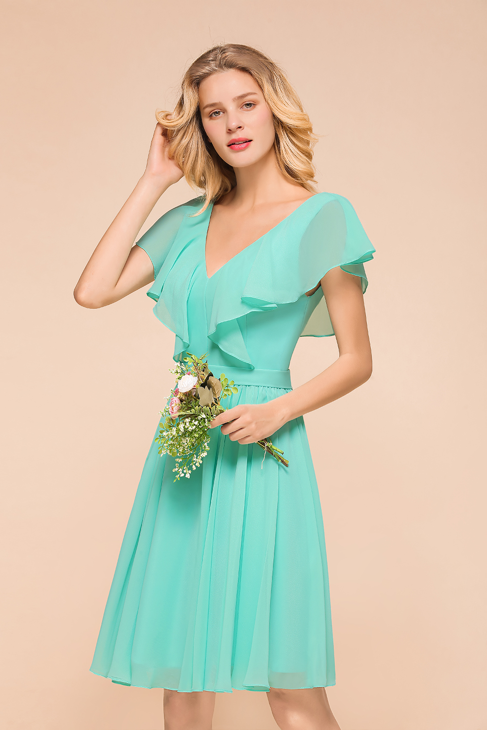 Chic Chiffon Short Bridesmaid Dress Knee Length Mint Green Wedding Guest Dress