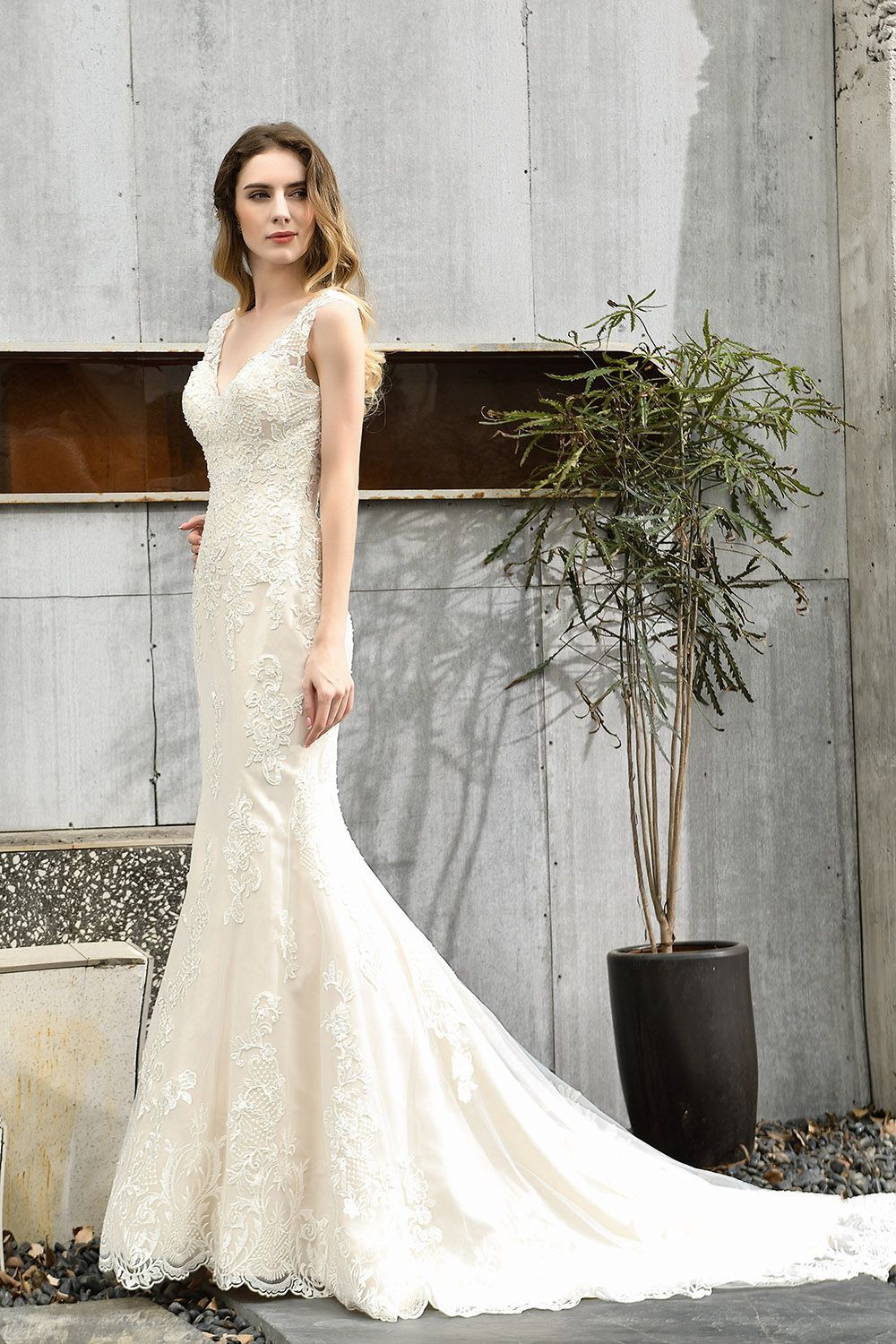 ELegant Spring Wedding Dress Mermaid Style Sleeveless Hollow Backless