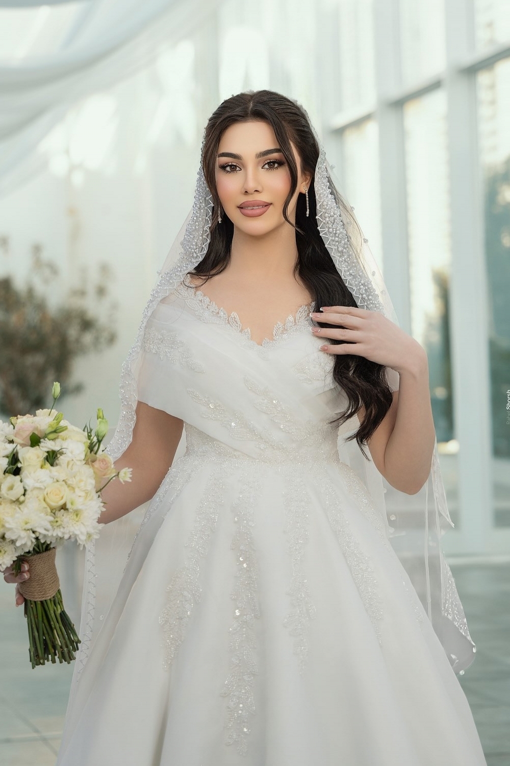 Classy Off-the-Shoulder V-neck Tulle Lace A-Line Wedding Dresses