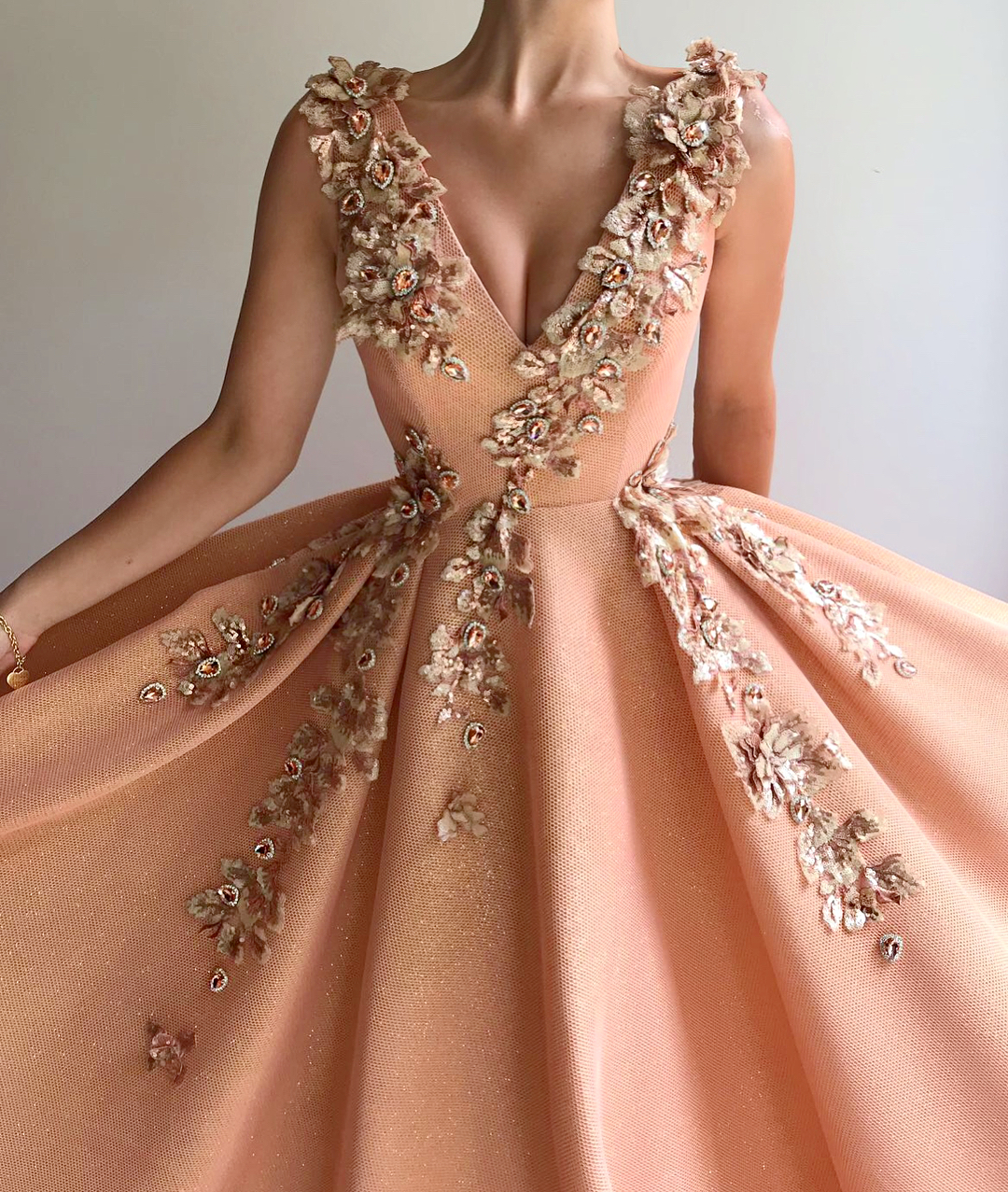 Sparkly Sequins V-Neck Sleeveless Prom Dress | Stylish Appliques Long Affordable Evening Dress UK