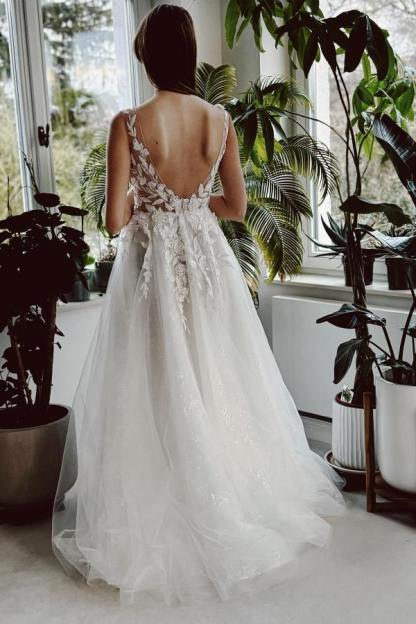 Elegant A-line Wedding Dresses Tulle Lace Appliques Sleeveless Bridal Dress with Side Slit