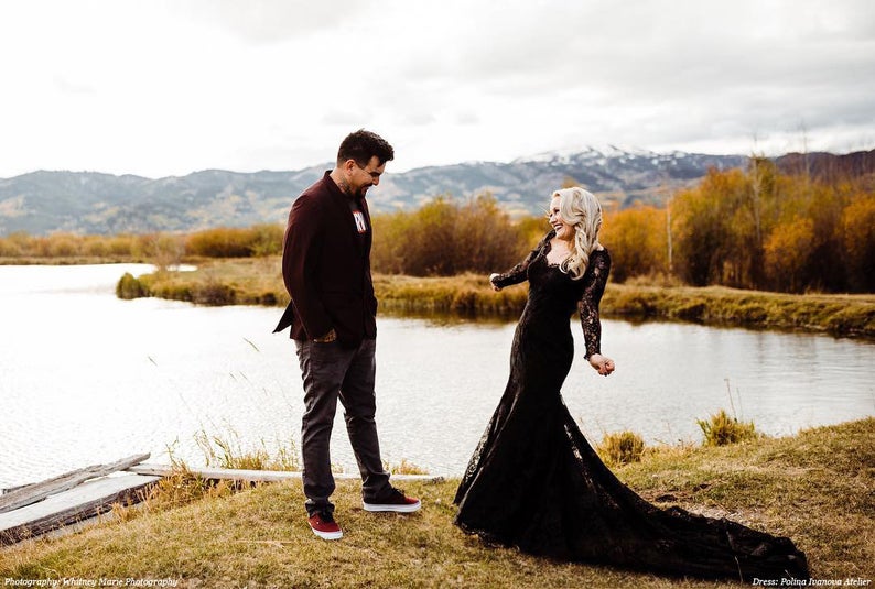 Long Sleeves Black Mermaid Wedding Gown Backless Lace Bridal Dresses