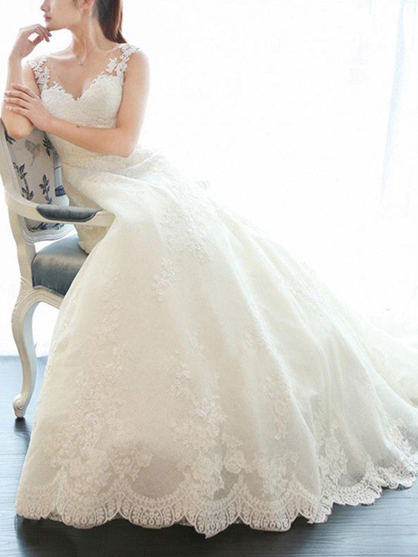 Court Train A-Line Lace V-Neck Applique Sleeveless Wedding Dresses UK