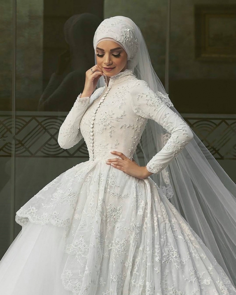Elegant High Neck Wedding Dresses UK Lace Long Sleeves Muslim Bridal Gowns