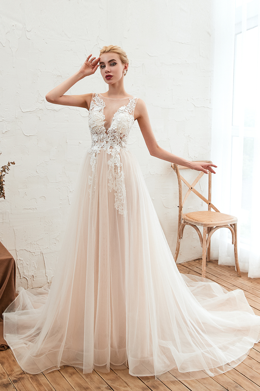 Stylish Scoop Neck ALine Wedding Dress Sleeveless Tulle Lace Bridal Gown