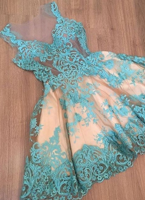 Elegant A-Line Homecoming Dress UKes UK | Lace V-Neck Sleeveless Cocktail Dress UKes UK