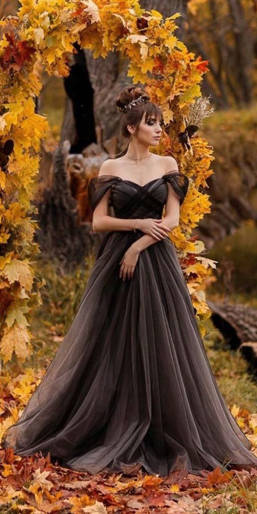 Off-the-Shoulder A-Line Lace Applique Wedding Dresses