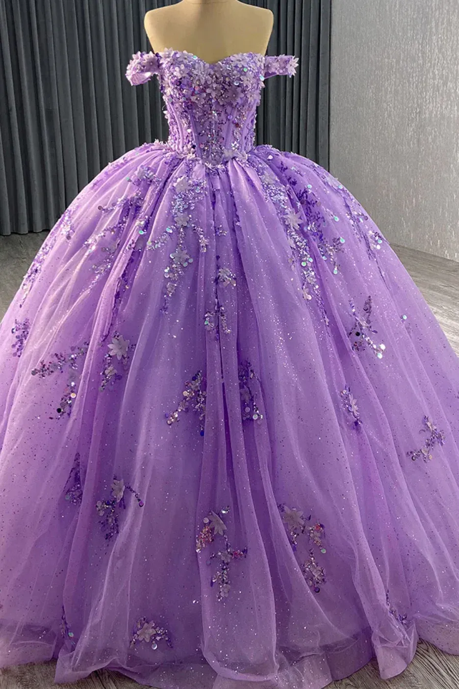Off-the-Shoulder Ball Gown Quinceanera Dresses Tulle Sequins Aline Sweet 16 Dress