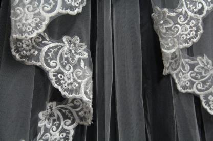 Free Two-Tier Bridal Veil with Lace | Wedding Veil for Women