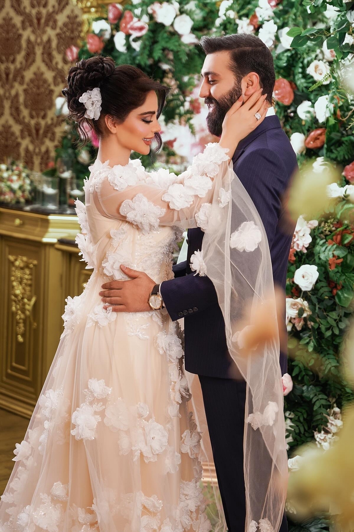 Square Neckline Tulle Appliques Lace A-Line Wedding Dresses Long Sleeve