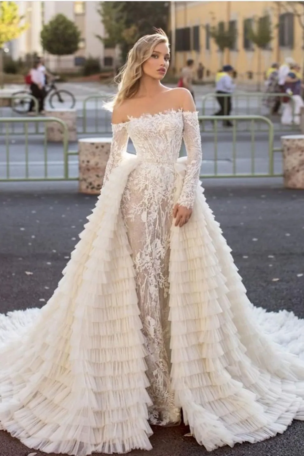 Off-the-Shoulder Lace Mermaid Long Sleeves Wedding Dresses with Detachable Train