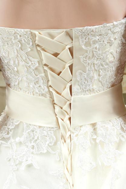 Sweetheart Lace Appliques Wedding Dress Bowknot Sweep Train