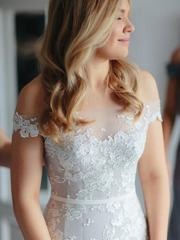 Applique Sexy Mermaid Off-the-Shoulder Lace Tulle Court Train Sleeveless Wedding Dresses UK