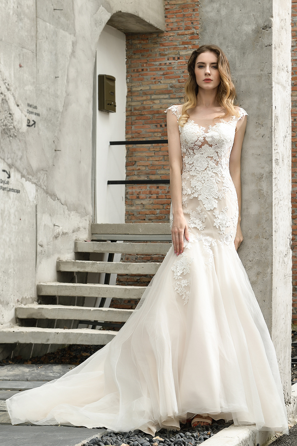 Sweetheart Mermaid Bridal Gown V-Neck Floral Lace Wedding Dress