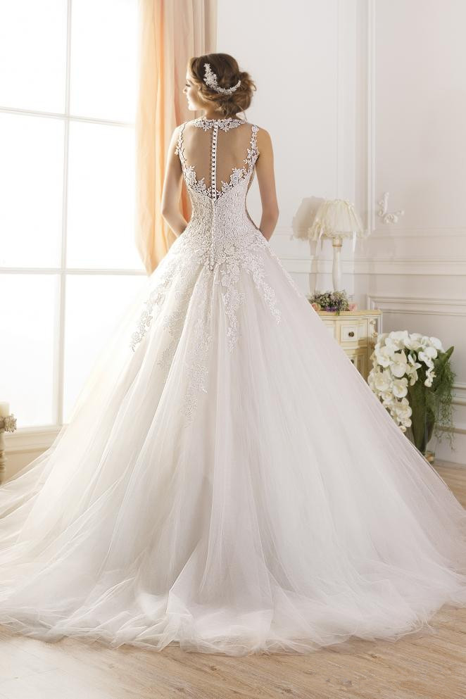 gorgeous cap sleeve tulle lace wedding dress with train