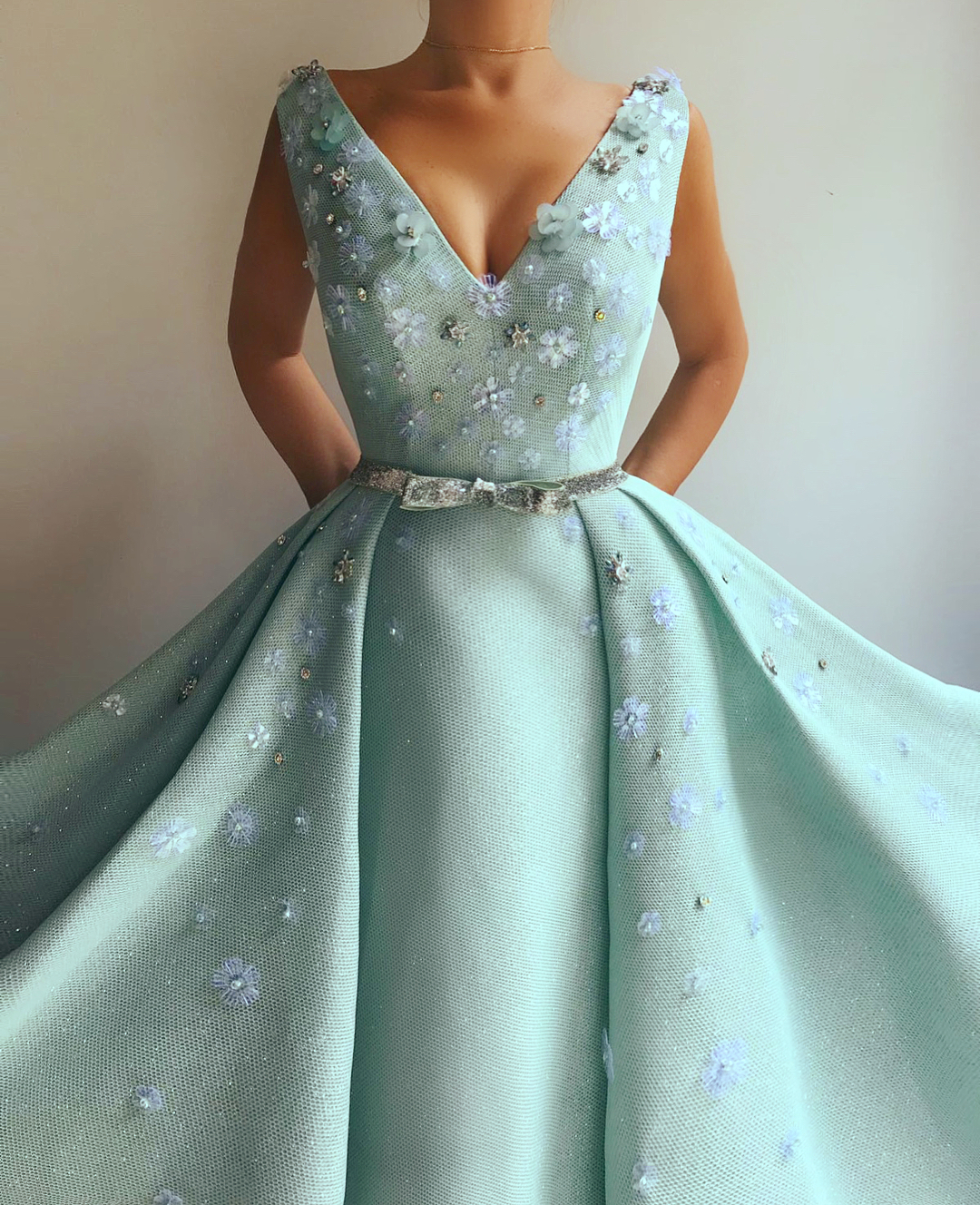 Sexy Sequins V-Neck Sleeveless Evening Dress | Flowers Pearls Long Prom Dress with Beaded Sash