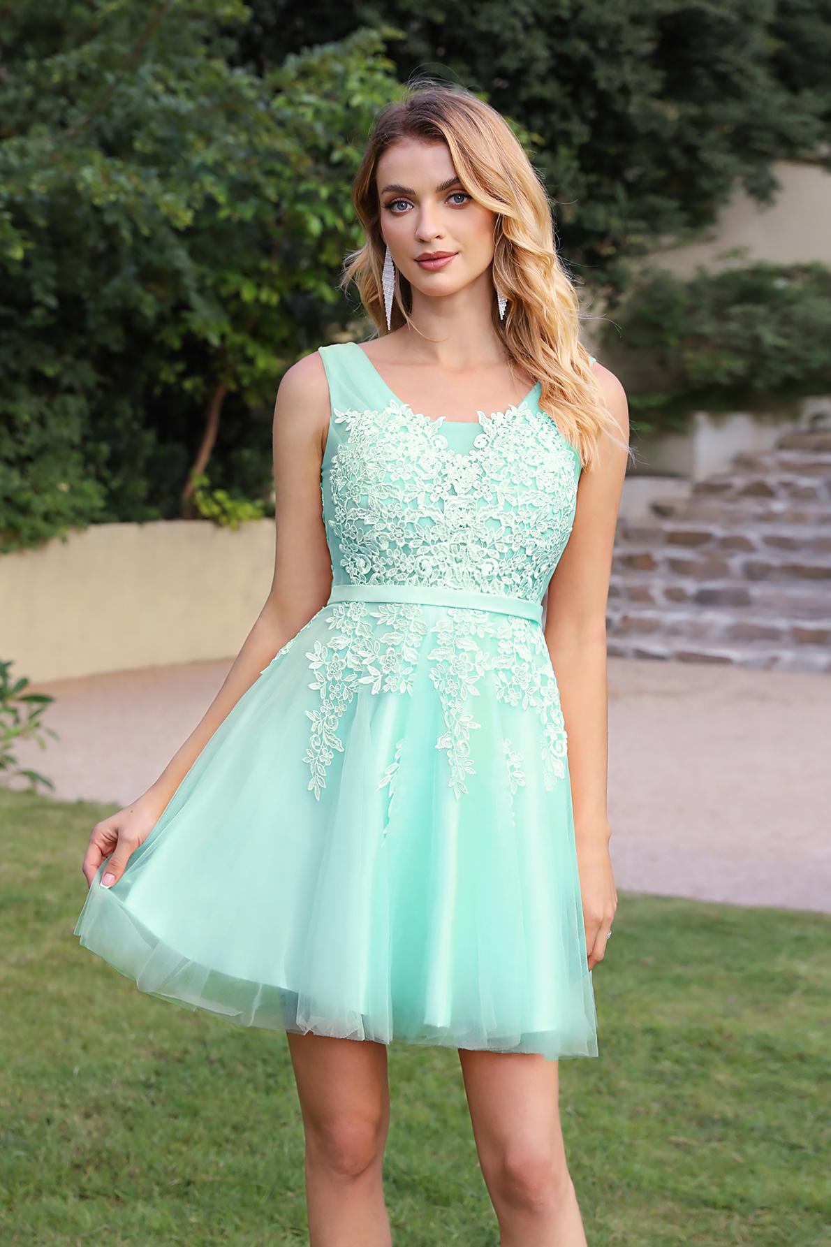 Chic Sleeveless Tulle Short Homecoming Dresses Lace Appliques Aline Mini Party Dress