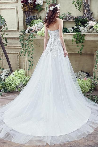Elegant Sequined Lace Tulle Wedding Dress Court Train Lace-up