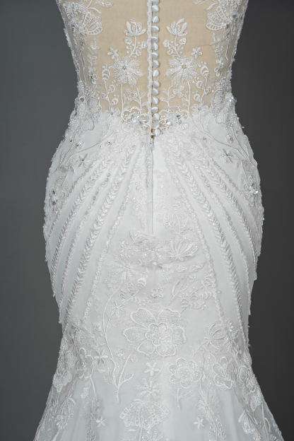 Scoop Neck Sleeveless Mermaid Wedding Dress with Floral Lace Appliques