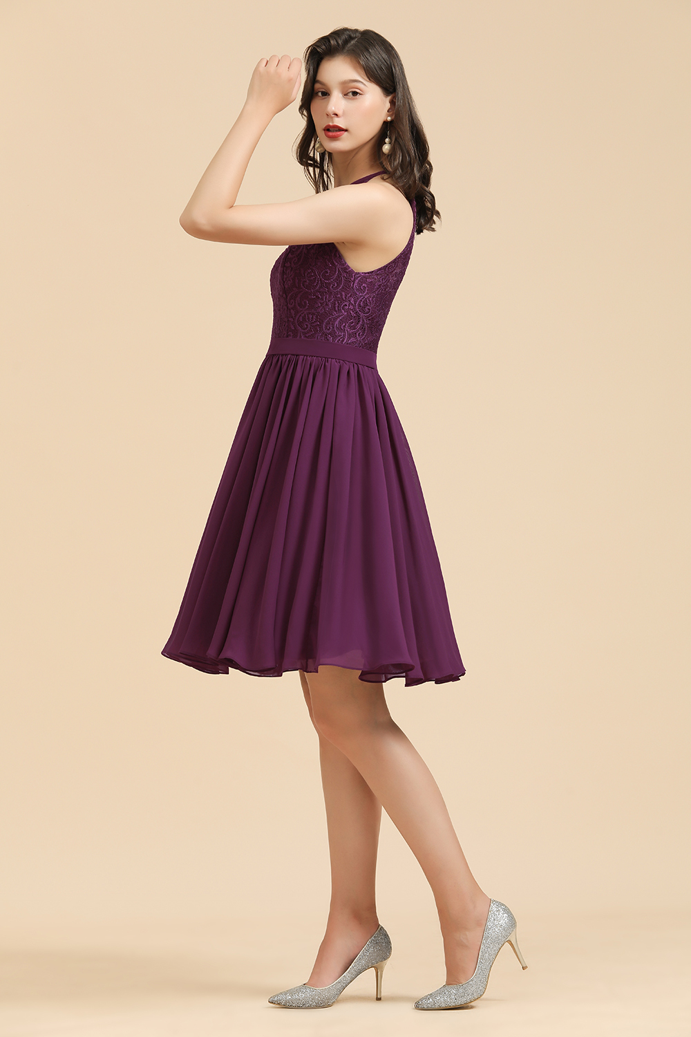 Elegant Halter Grape Lace Short Bridesmaid Dresses Chiffon Knee Length Wedding Guest Dress