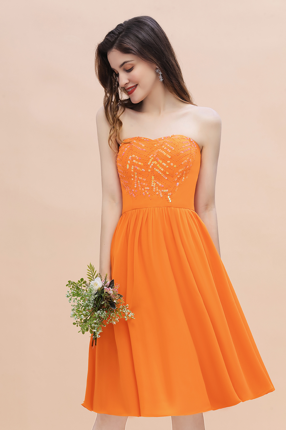 Pretty Strapless Orange Short Bridesmaid Dresses Knee Length Wedding Party Dress