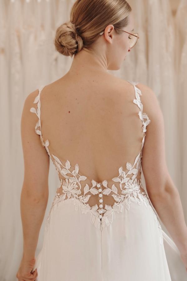 Spaghetti Straps Chiffon Appliques Lace A-Line Wedding Dresses with Slit