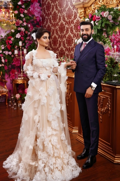 Square Neckline Tulle Appliques Lace A-Line Wedding Dresses Long Sleeve