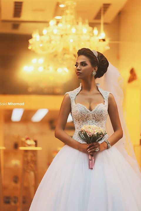 gorgeous cap sleeve tulle lace wedding dress with train