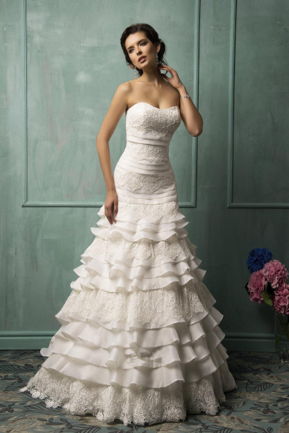Timeless Sweetheart Sleeveless Lace Wedding Dress With Ruffles
