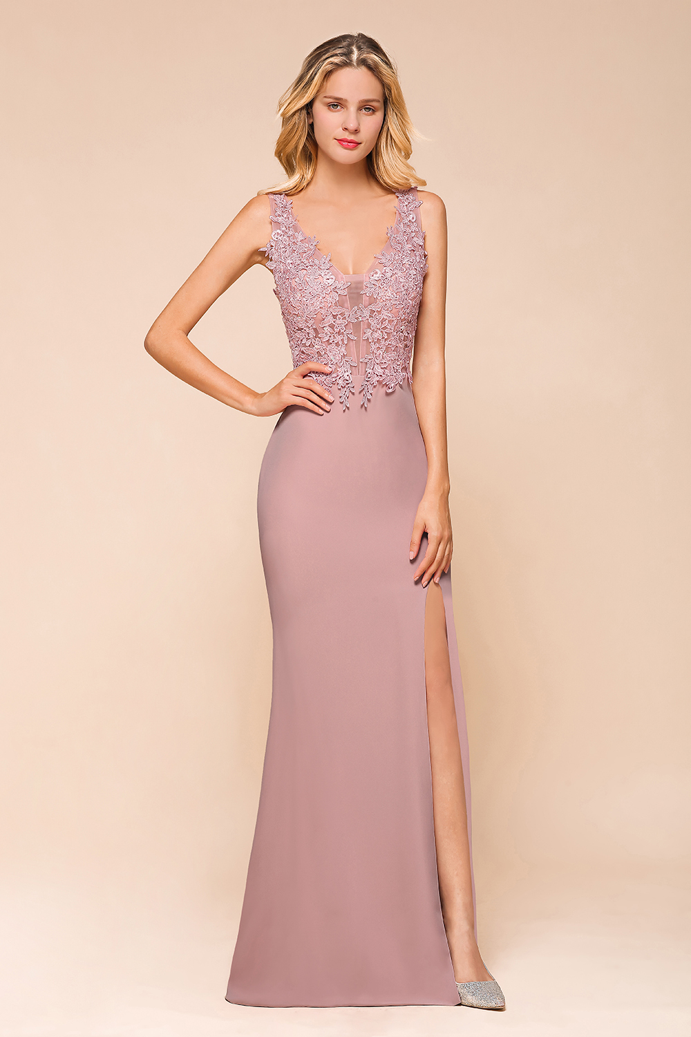 Stylish Dusty Pink Chiffon Lace Appliques Mermaid Bridesmaid Dress V-Neck Sleeveless Evening Party Dress